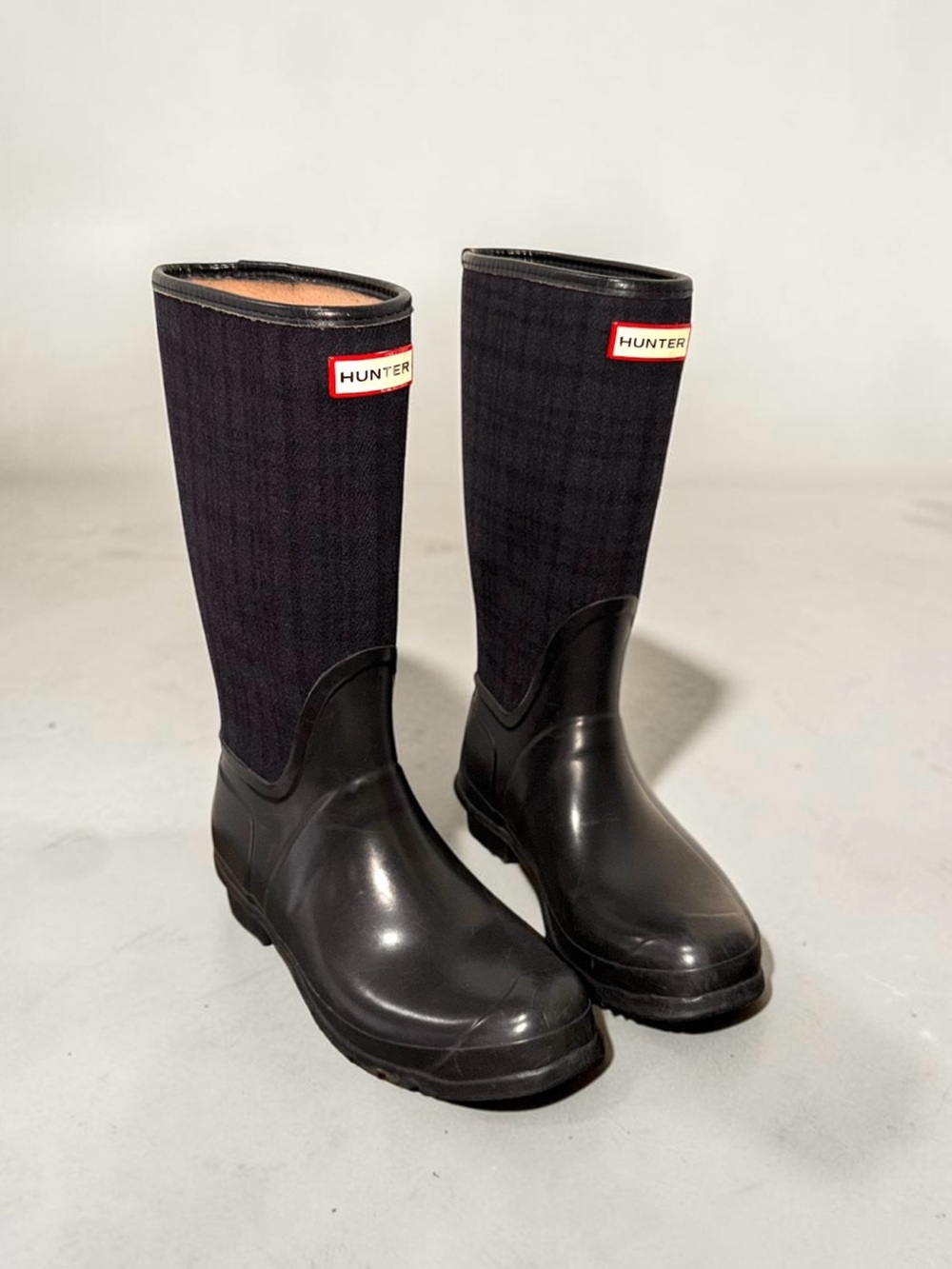 Hunter Arlen Black Plaid Tall Black Rain Boots Size 10
